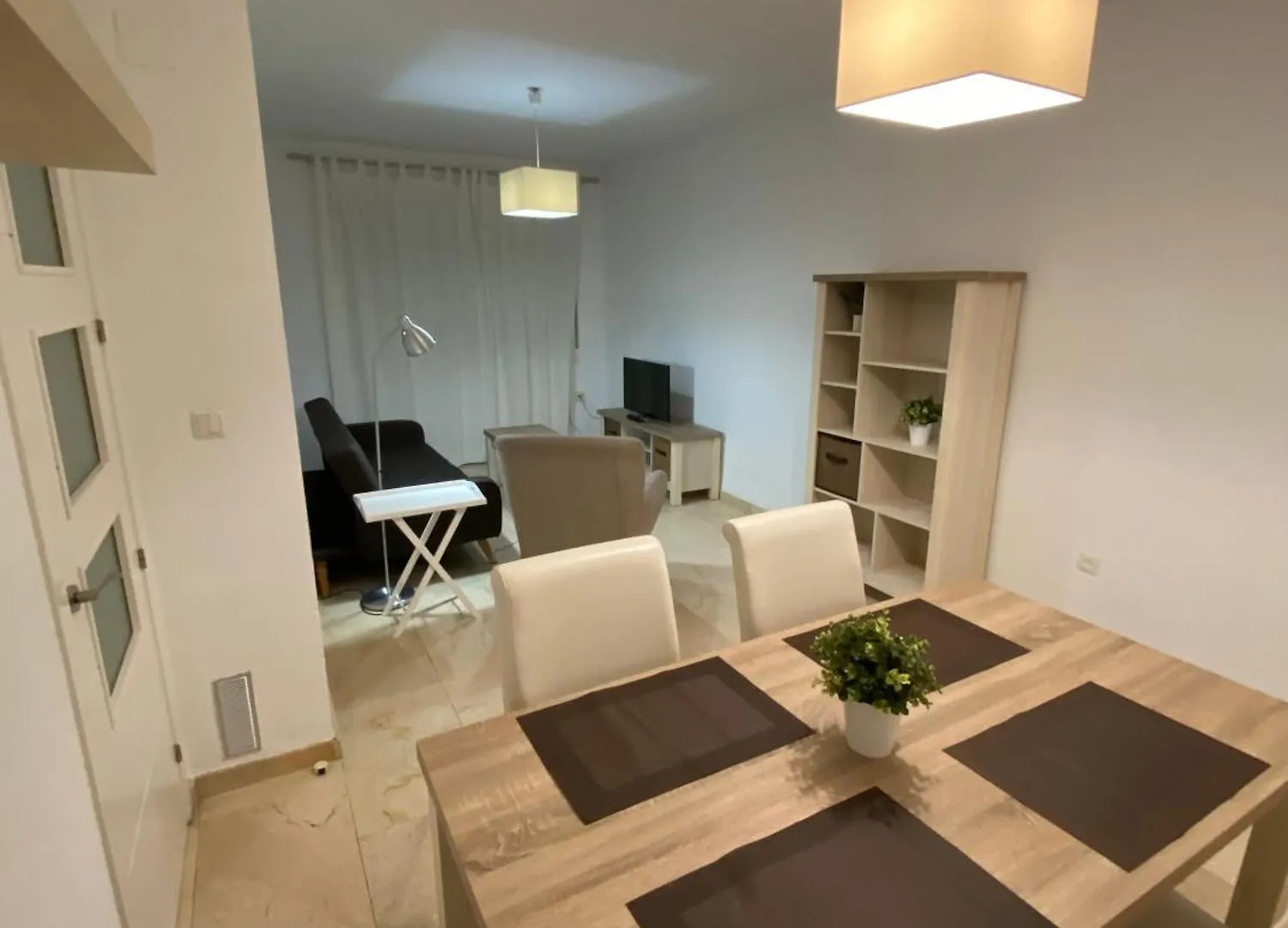 Apartamento Tomas De Aquino contacts
